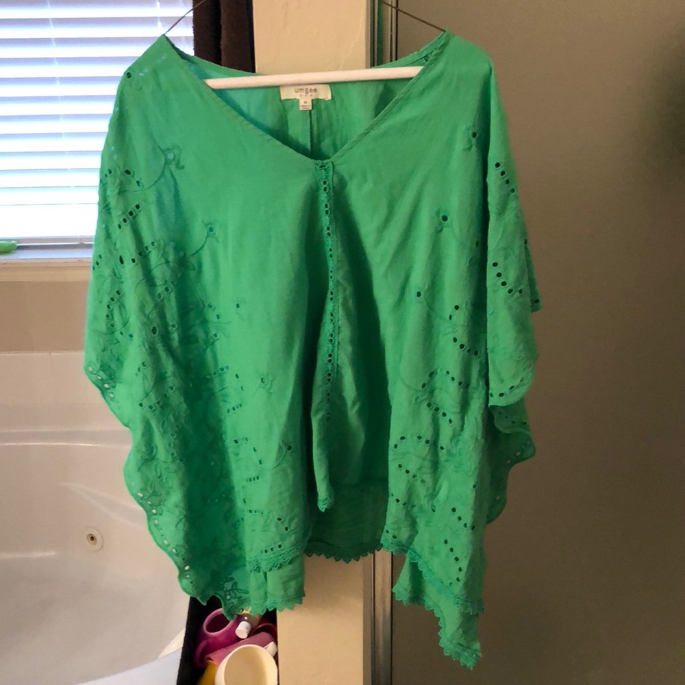 Green lace flowy top!